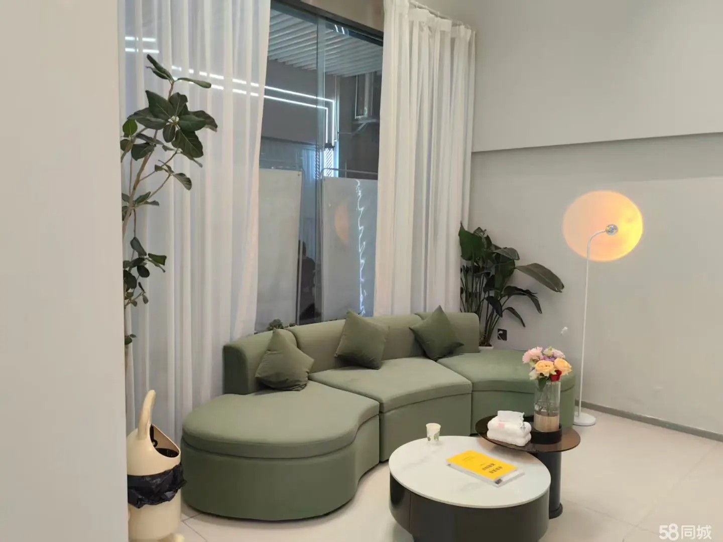 （转让）国酒城临街美容店SPA